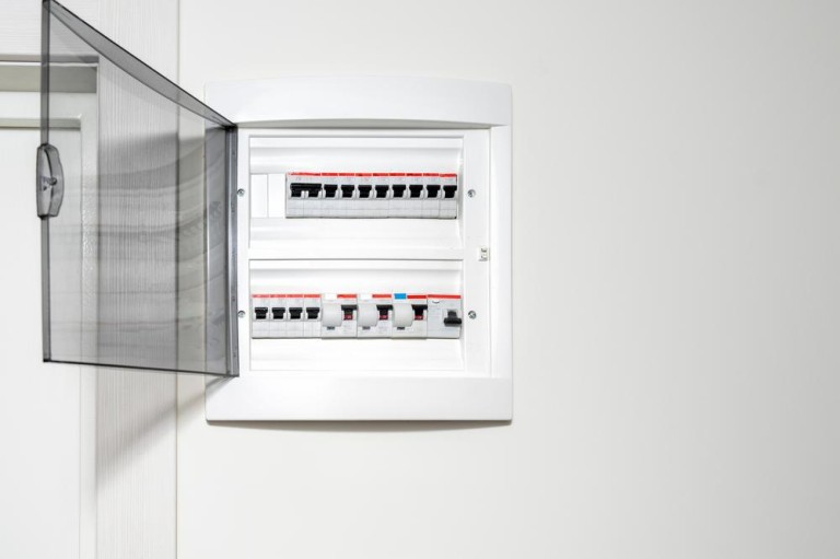 Mise aux normes électrique à Paris, les points clés à connaître